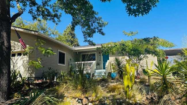 Primary Photo - 12915 Mott Ct
