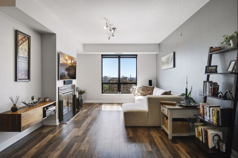 Building Photo - 100 3rd Ave S