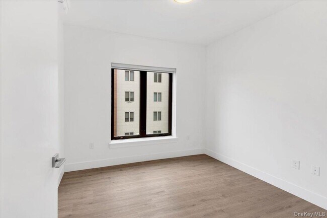 Building Photo - 645 N MacQuesten Pkwy