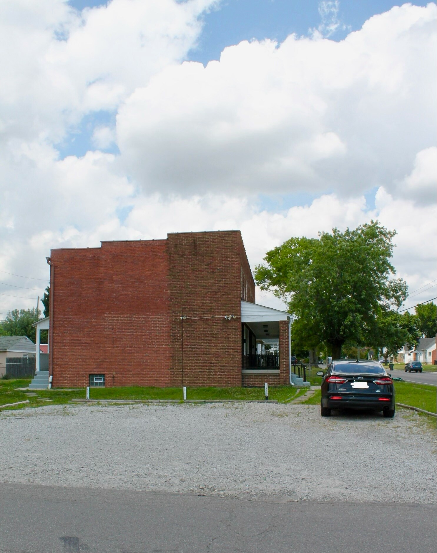Building Photo - 1829 S Champion Ave