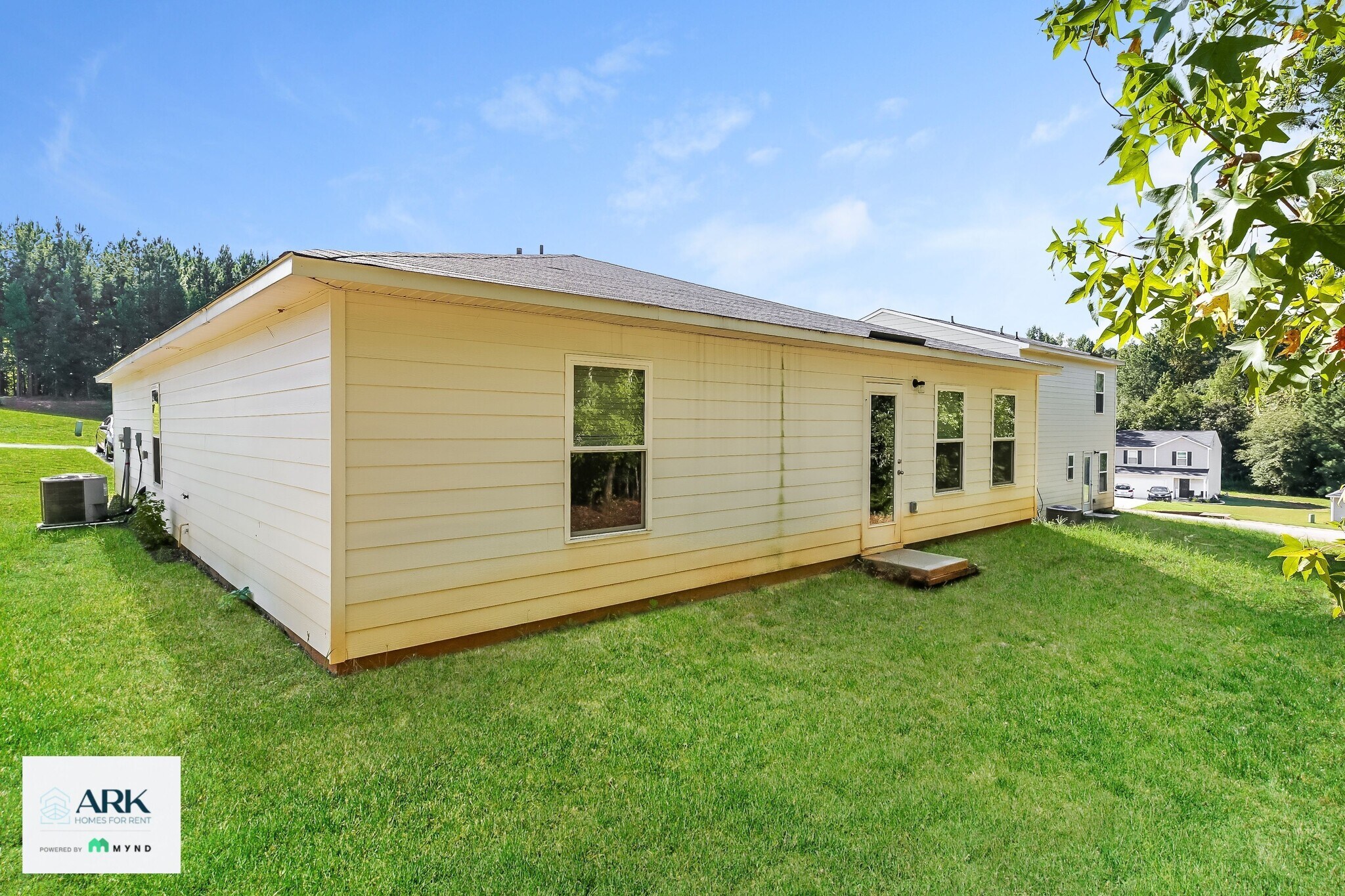 Building Photo - 173 Queens Cir
