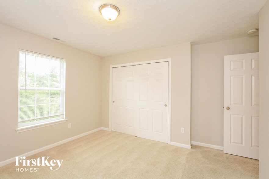 Building Photo - 13858 Ellsworth Ln