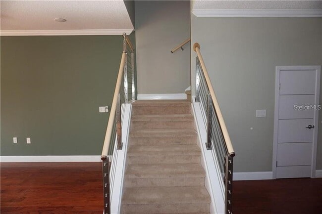 Building Photo - 1908 Greenbriar Ter