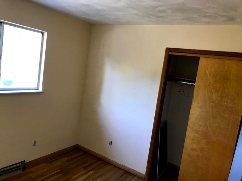 Bedroom 2 - 1262 Onondago St