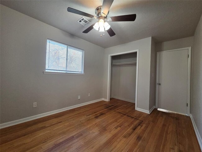 Building Photo - 1917 Treat Dr