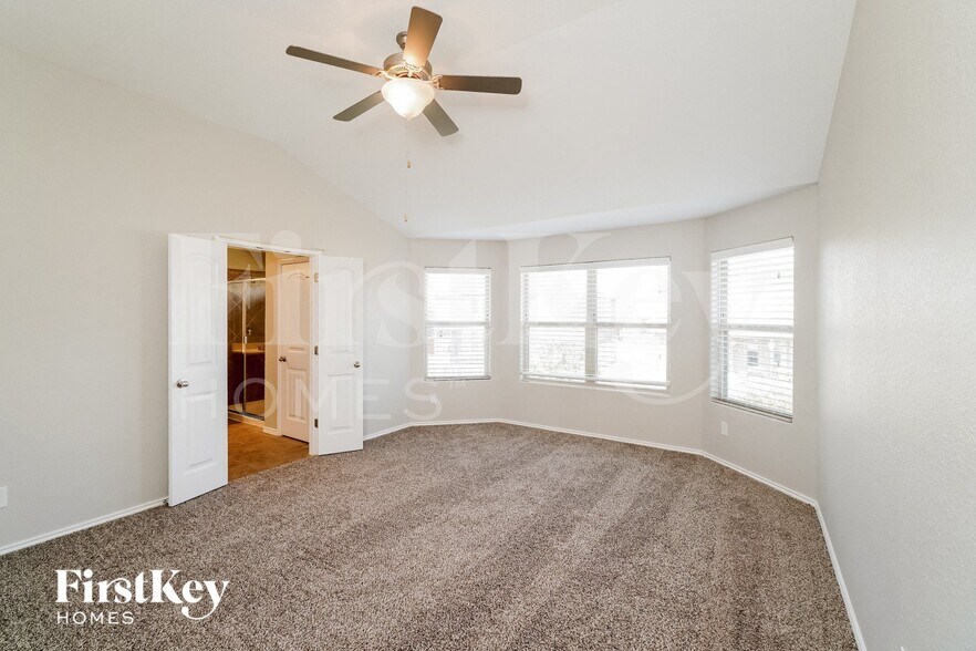 Building Photo - 10443 Bulwark Peak