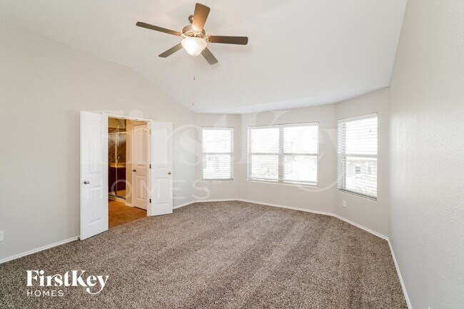 Building Photo - 10443 Bulwark Peak