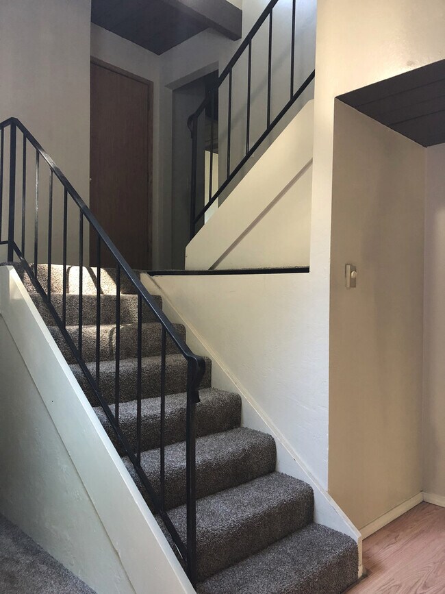 Building Photo - 3494-3498 Onyx Pl