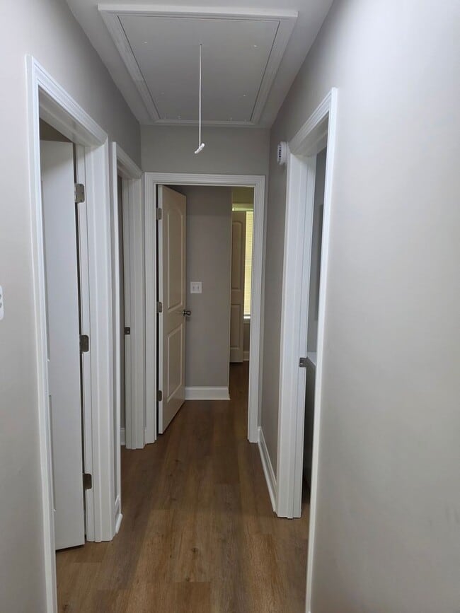 Building Photo - 302 Thomas St