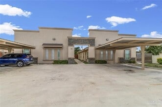 Building Photo - 704 E Myrtle Beach Ave