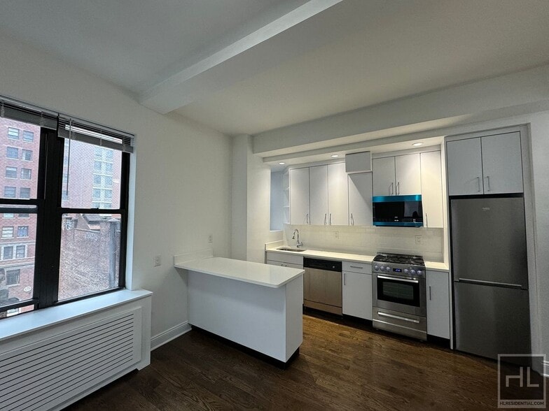 Building Photo - EAST 46 STREET