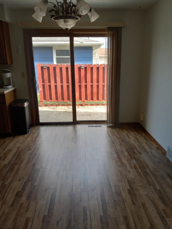 Building Photo - 1242 Primrose Ln