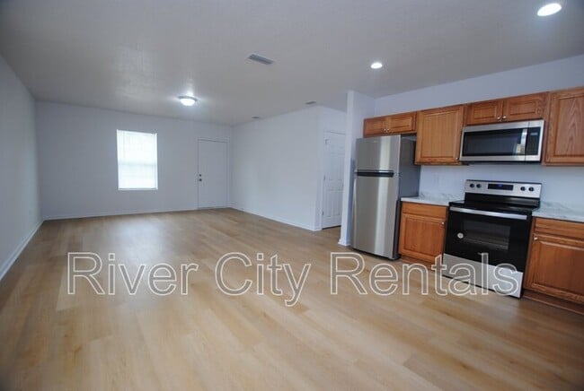 Building Photo - 5621 Overlook Dr E