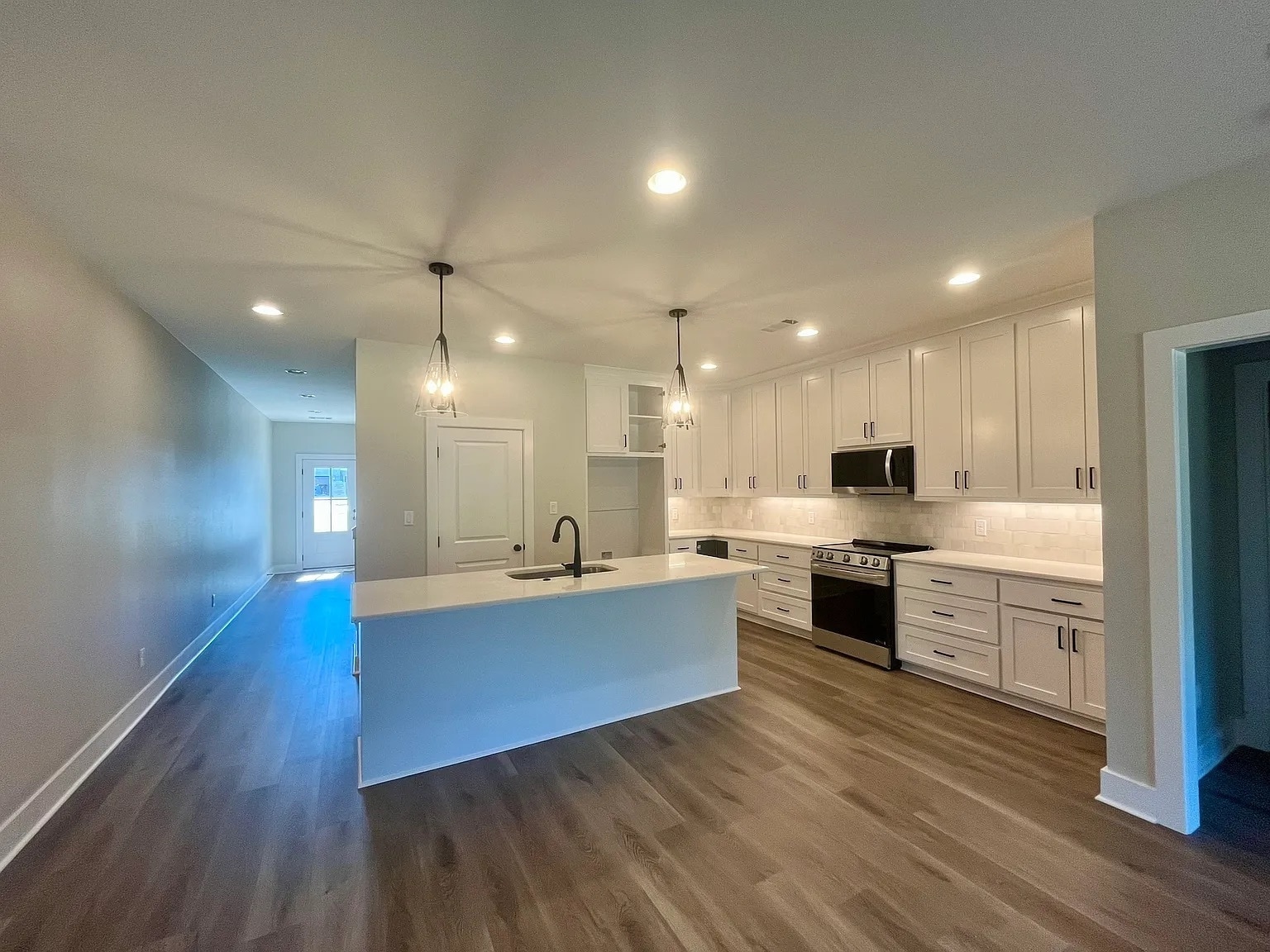 Building Photo - 4812 Old Oak Dr