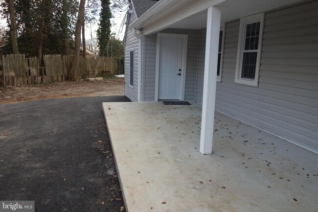 Building Photo - 13416 Clifton Rd