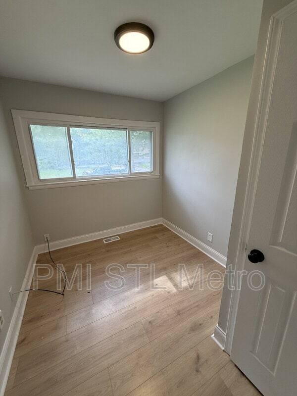 Building Photo - 10432 Balmoral Dr