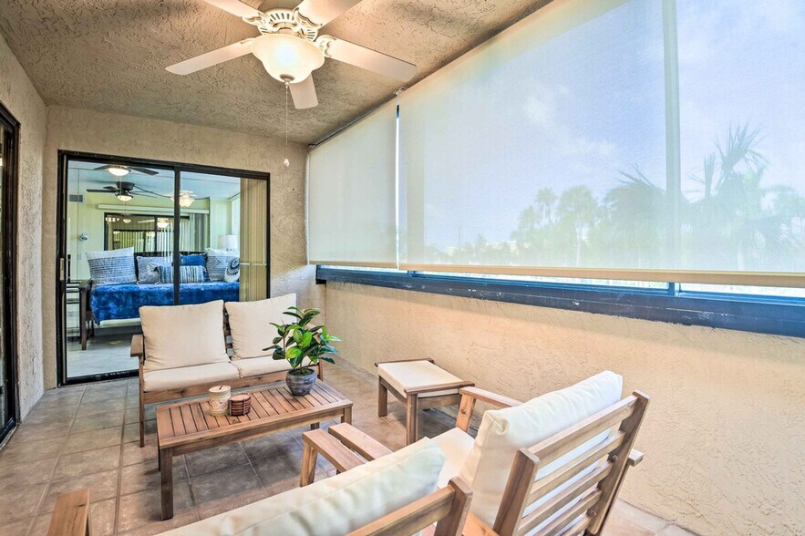 Building Photo - 5855 Midnight Pass Rd