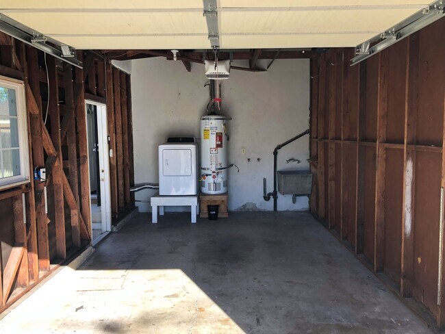 Building Photo - Gorgeous Remodeled Home with Garage