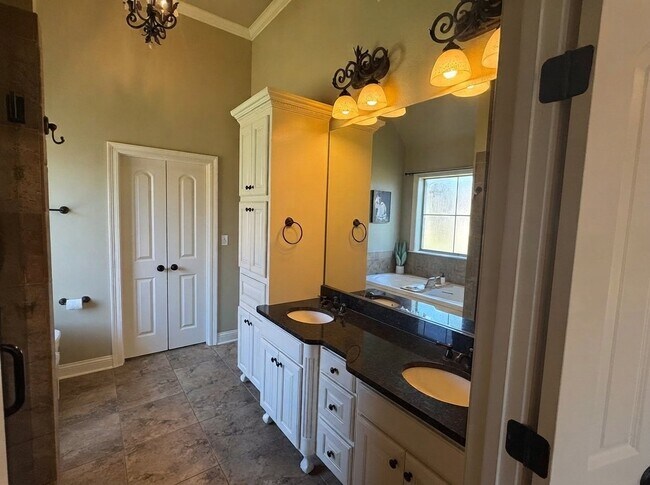 Building Photo - 769 Dumaine Dr