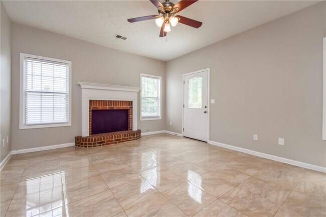 Building Photo - 305 Derby Dr