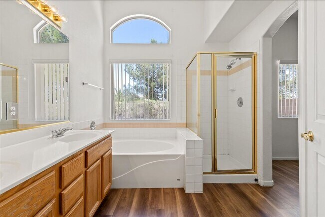 Building Photo - Summerlin North Amazing 3 Bedroom Home wit...