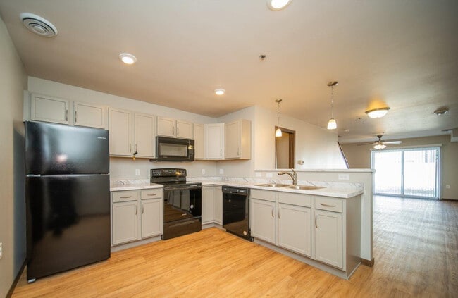 Building Photo - Hosta Townhomes