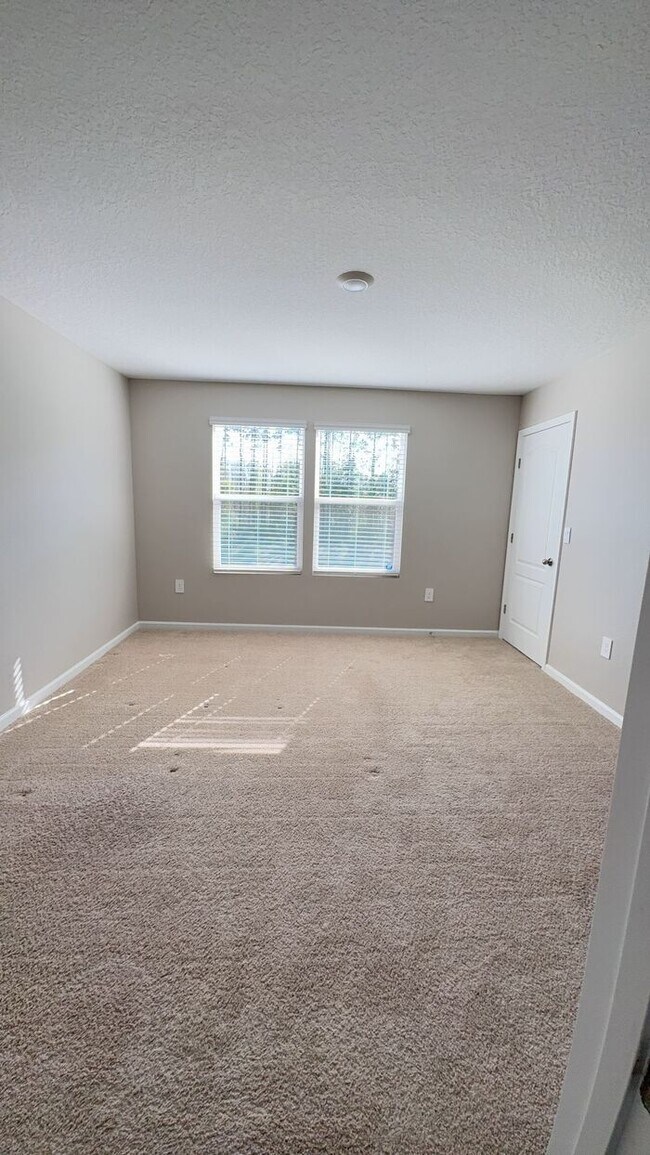 Building Photo - 263 Redbud Rd