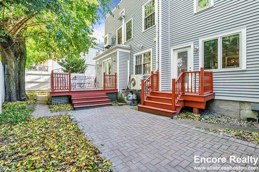 Building Photo - 9 Bradbury St