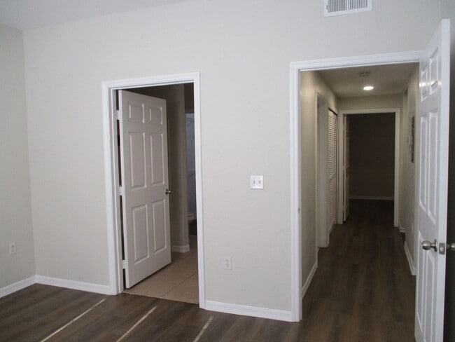 Building Photo - Gated Community in Metro West