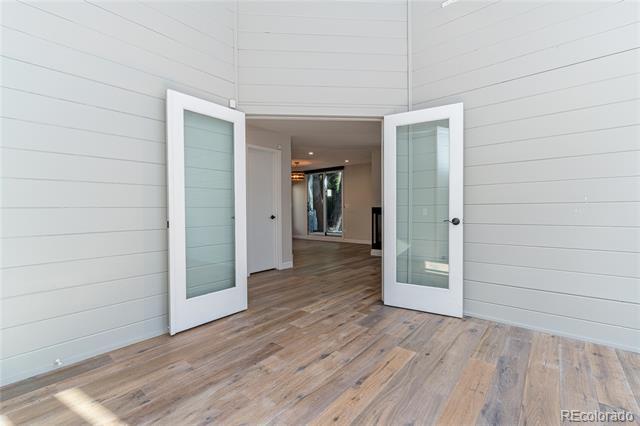 Building Photo - 541 Monroe St