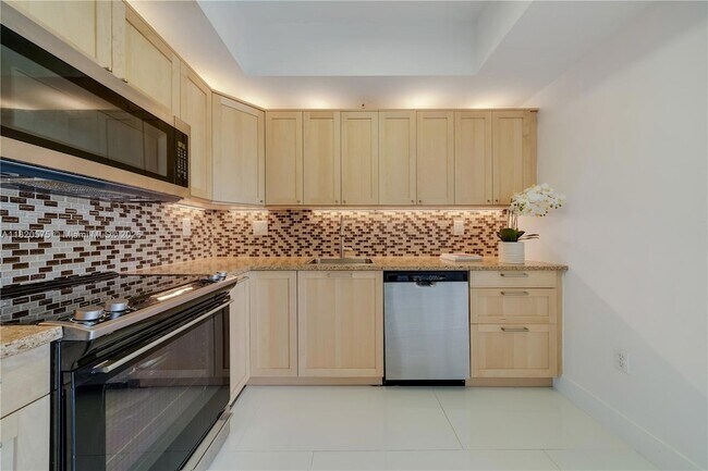 Building Photo - 3500 Coral Wy