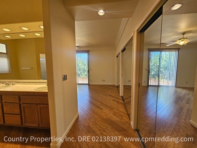 Building Photo - 1225 River Ridge Dr