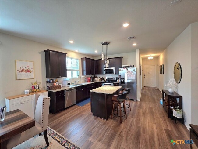 Building Photo - 350 Bedford Falls Ln