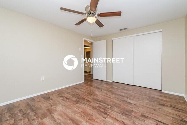 Building Photo - 3 Bedroom Pet-Friendly Home in Holiday, FL with Main Street Renewal