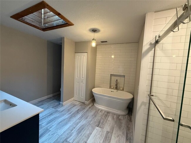 Building Photo - 13717 Lazy Oak Dr