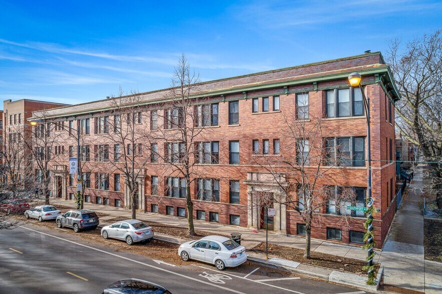 Building Photo - 3852 N Southport Ave