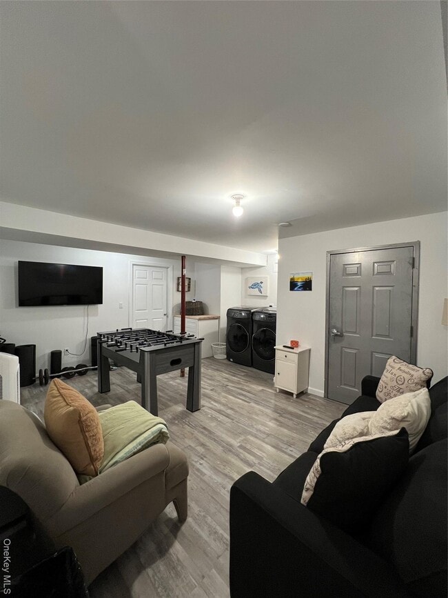 Building Photo - 30 Lewis Rd