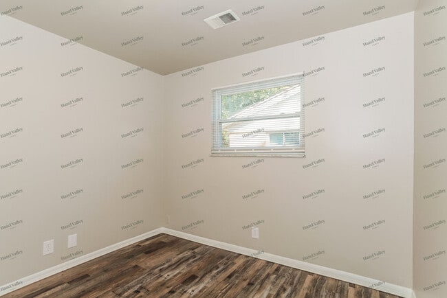 Building Photo - 2950 Aries Ct