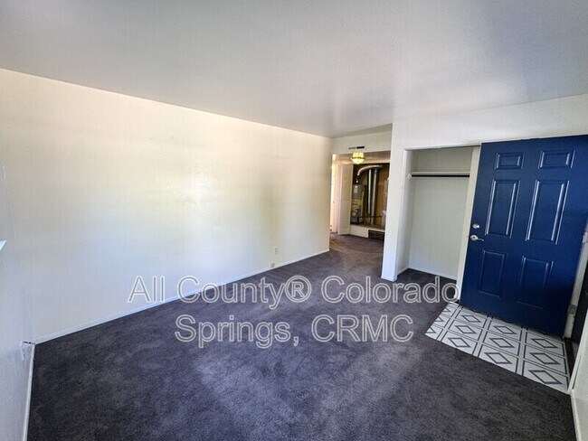 Building Photo - 1129 Cree Dr