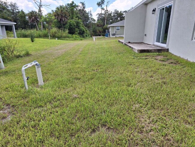 Building Photo - Available with ZERO DEPOSIT MOVE-IN!