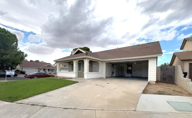 Building Photo - 13654 Opal Cir