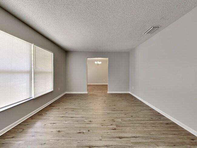 Building Photo - 2810 Bellwood Dr