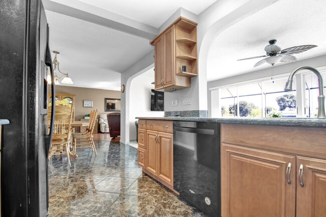 Building Photo - 4274 Gillot Blvd