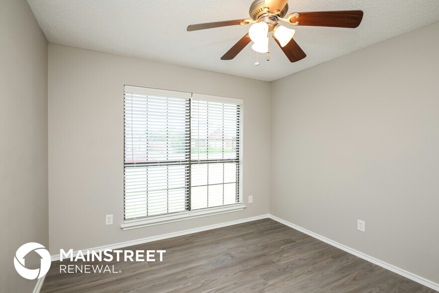 Building Photo - 7401 Aberdeen Dr