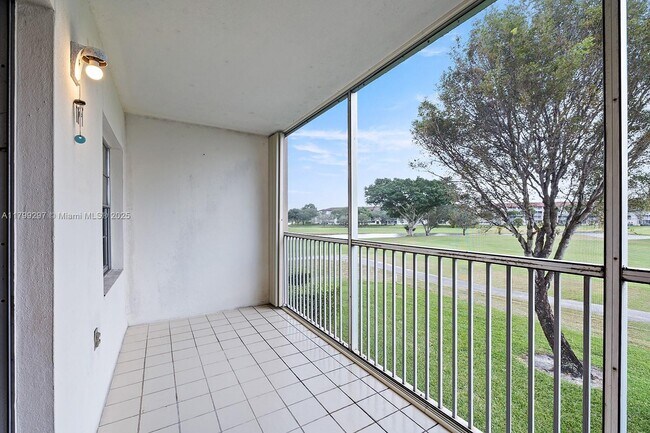 Building Photo - 13550 SW 6th Ct
