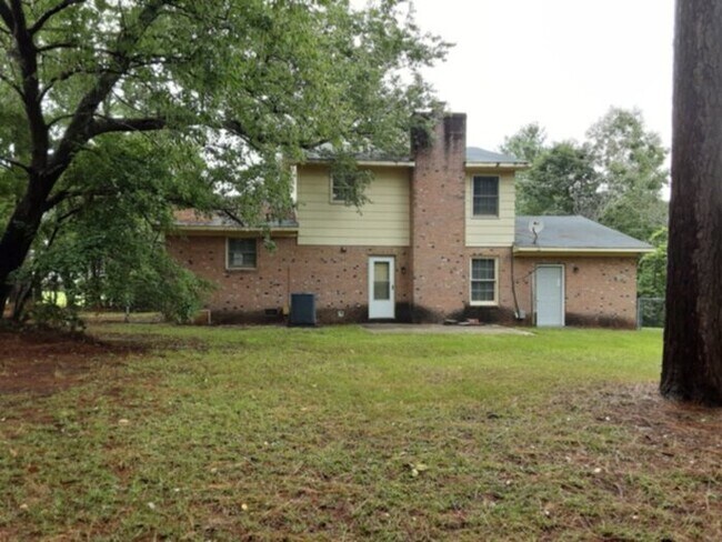 Building Photo - 6831 Buttermere Dr