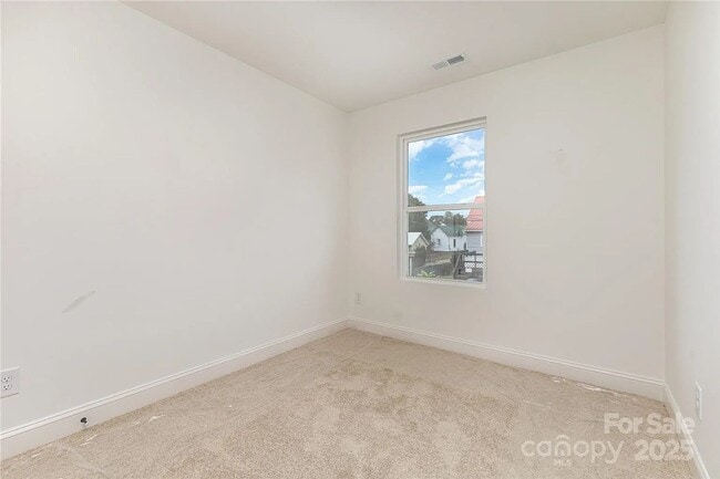 Building Photo - New Construction 3 Bed 2.5 Bath Home in Hickory, NC