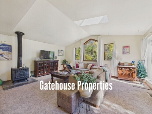 Building Photo - Downtown Idaho Springs Home for Lease