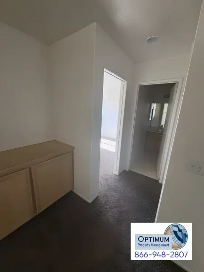 Building Photo - Beautiful 4 Bedroom, 3 Bathroom Two-Story Home with Loft & Spacious Backyard