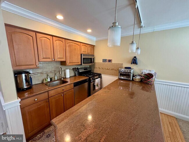 Building Photo - 9300 Atlantic Ave